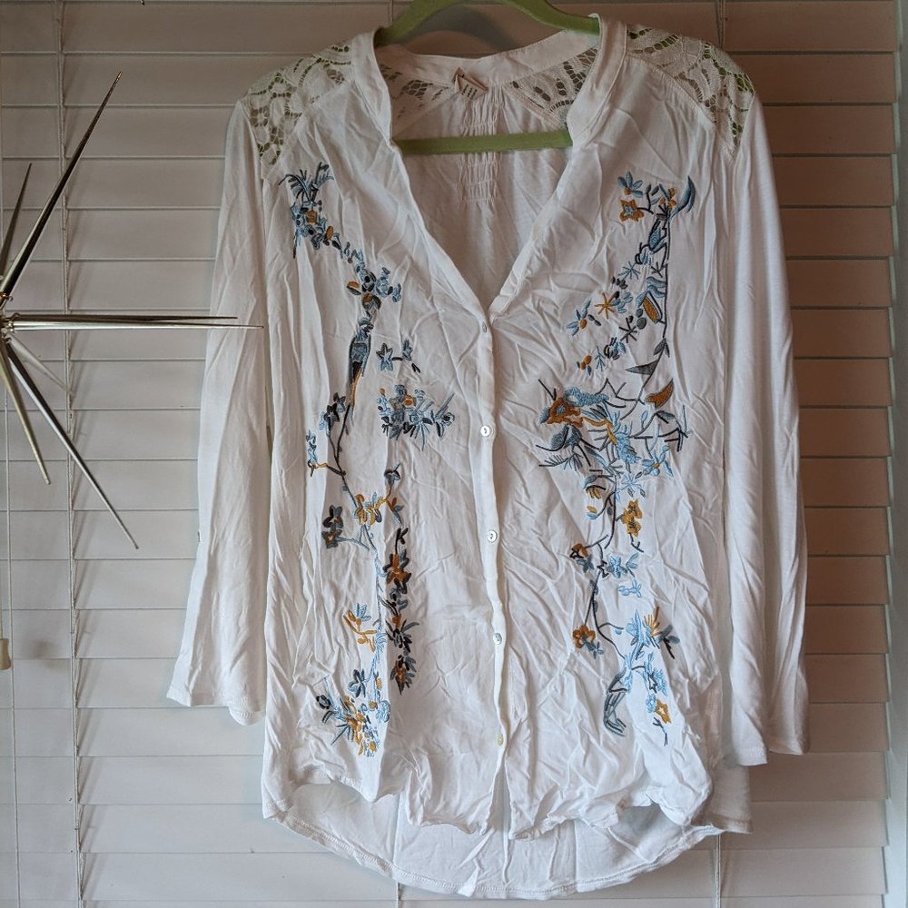 Tiny Anthropologie Lightweight, Embroidered 3/4 Sleeve Shirt Size XL